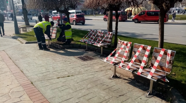 Oturma alanları şeritlerle kapatılıyor