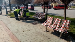 Oturma alanları şeritlerle kapatılıyor