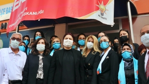 Bakan Derya Yanık Osmaniye Belediye Başkanı Kadir Kara'yı ziyaret etti