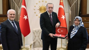 Cumhurbaşkanı Erdoğan, şehit Cumhuriyet Savcısı Kiraz'ın annesi Saadet Kiraz ve babası Hakkı Kiraz'ı kabul etti