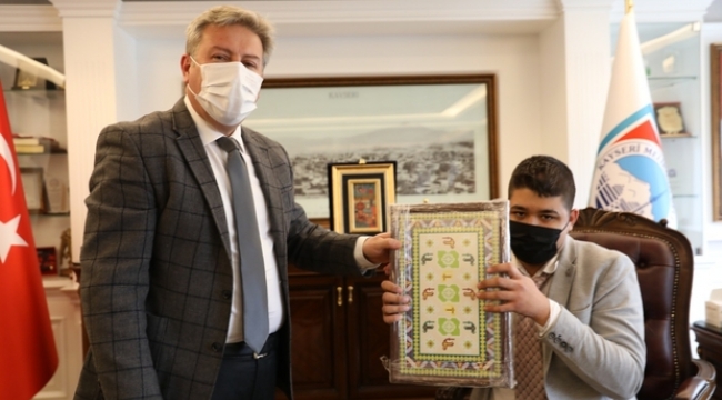 Palancıoğlu makamını otizmli Eren'e bıraktı