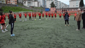 POSBIYIK'TAN KADIN FUTBOL TAKIMINA DESTEK ZİYARETİ