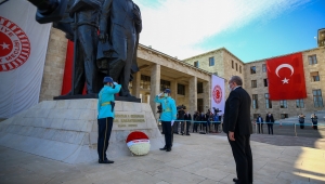 TBMM'NİN AÇILIŞININ 101. YIL DÖNÜMÜ DOLAYISIYLA TBMM ATATÜRK ANITI'NDA TÖREN DÜZENLENDİ	