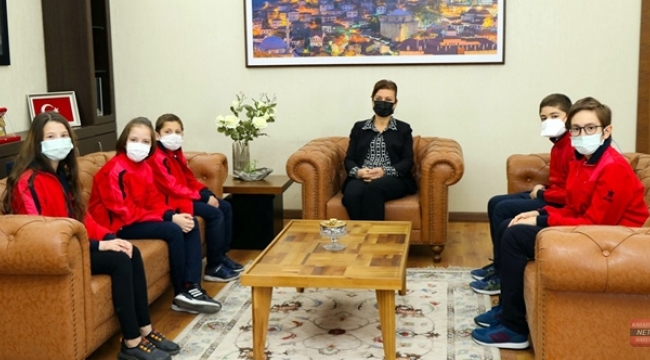 Zeka Şampiyonası öğrencilerinden Başkan Köse'ye ziyaret