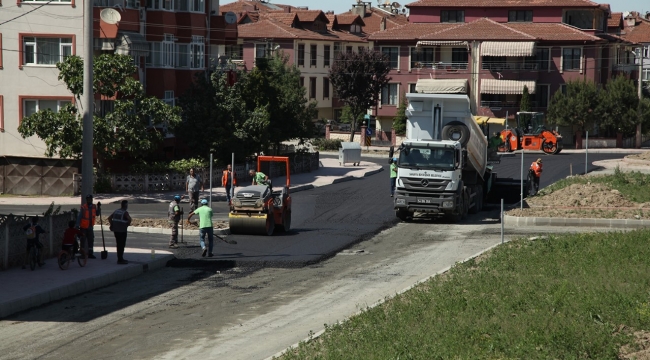 Bağlar Caddesi’nde sıcak asfalt çalışmaları başladı