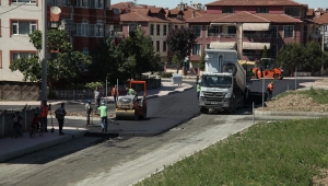 Bağlar Caddesi’nde sıcak asfalt çalışmaları başladı
