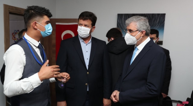 “Gençler bizim geleceğimiz”