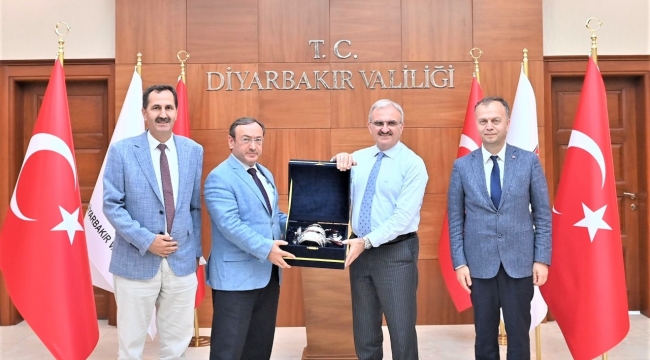 ÇAYKUR GENEL MÜDÜRÜ ALİM DİYABAKIR’DA