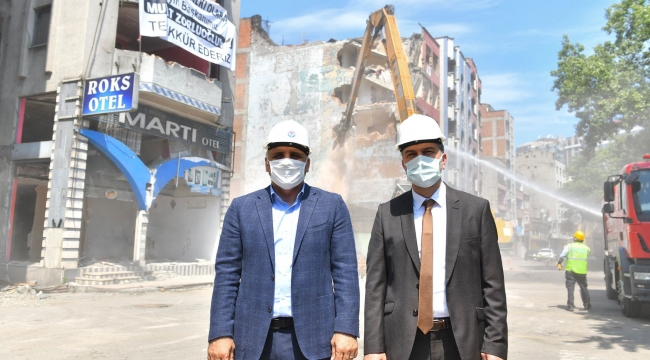 Çömlekçi'de oteller bölgesi yıkımın başlandı...