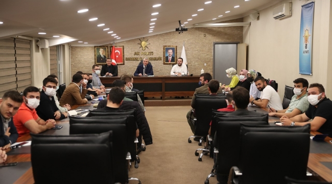 Ekrem Yüce, AK Parti İl Gençlik Kolları yönetimi ile buluştu