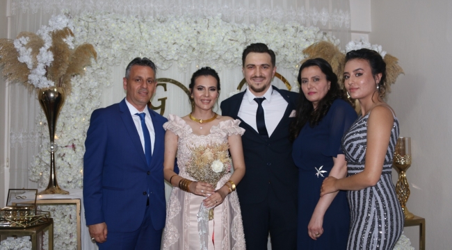 İş Adamı Serkan Kayınova'nın kızı nişanlandı