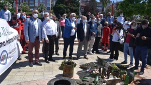 KDZ. EREĞLİ BELEDİYESİ, DENİZDEN ÇÖP ÇIKARDI