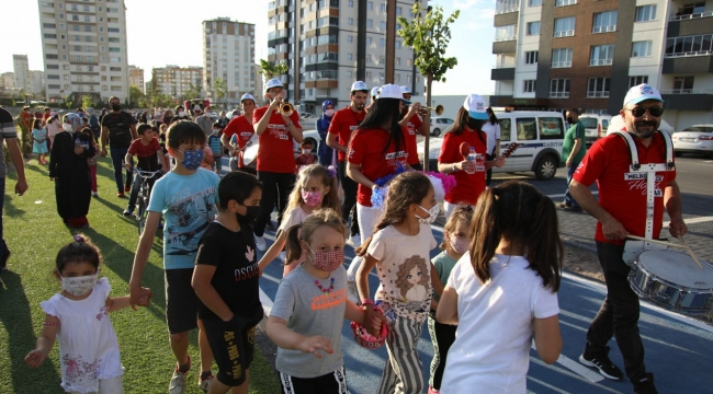 Melikgazi'den yaz akşamlarına yönelik parklarda açık hava konseri...