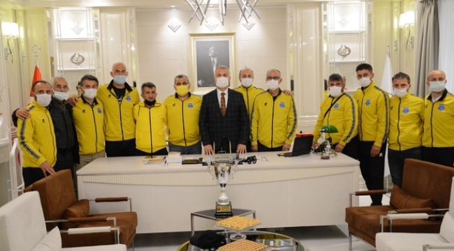 NAMAĞLUP ŞAMPİYONLARDAN BABAOĞLU´NA ZİYARET