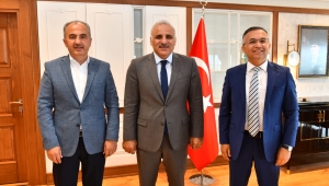 Rize Valisi Çeber ile Belediye Başkanı Metin Trabzon'u ziyaret etti