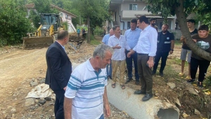 Ali İhsan Yavuz, Akyazı ilçesindeki selde hayatını kaybeden Sami Özkul'un ailesine taziye ziyaretinde bulundu