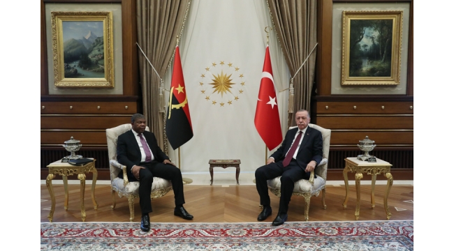 Angola Cumhurbaşkanı Lourenço Cumhurbaşkanlığı Külliyesinde