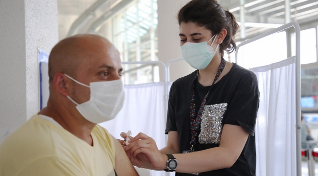 Büyükşehir Terminali'nde misafirler için randevusuz aşı başladı