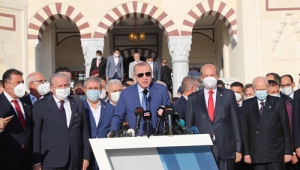 Cumhurbaşkanı Erdoğan, Kurban Bayramı Namazı’nı Lefkoşa Hala Sultan Camii’nde kıldı