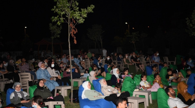 KARTEPE YAZLIK SİNEMA GÜNLERİ’NE BÜYÜK İLGİ