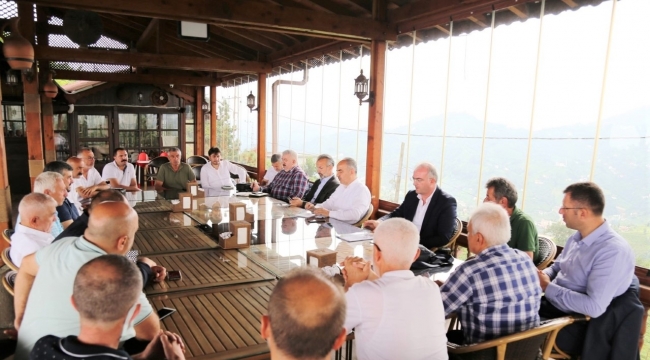 Rahmi Metin muhtarlarla toplantılarına devam ediyor