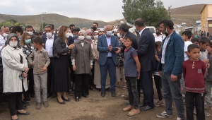 AK Parti Genel Başkan Yardımcısı Usta, Van'da selden etkilenen mahallelerde incelemelerde bulundu