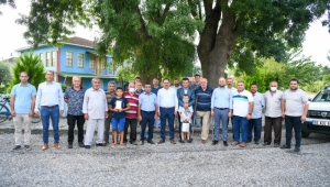 BAŞKAN DEMİR, İLÇELERDE VATANDAŞLARLA KUCAKLAŞIYOR