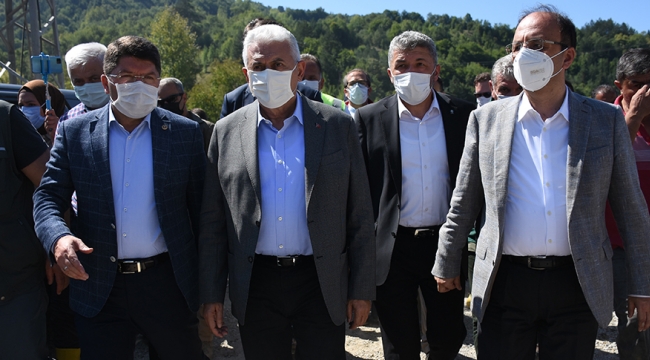Binali Yıldırım, Bartın'da sel bölgesinde incelemelerde bulundu