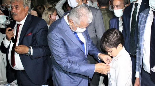 Bizim amacımız çocuklarımızın, gençlerimizin hayatlarını kolaylaştırmak için sorunlarını çözmek