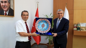 Büyükşehir’in ürettiği endüstriyel kenevirler bilimsel araştırmalarda kullanılacak