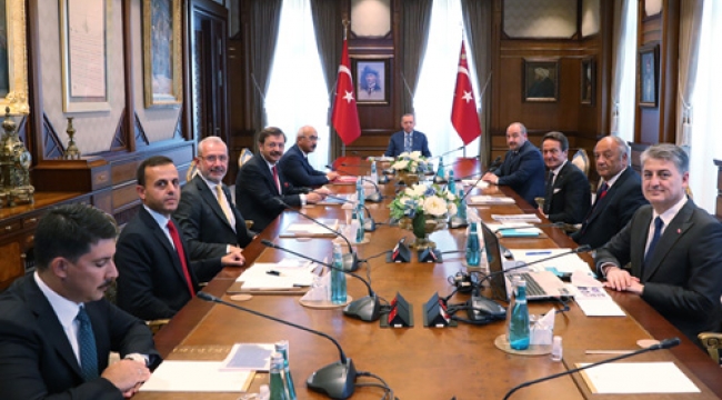 Cumhurbaşkanı Erdoğan, TOGG Yönetim Kurulu Üyelerini kabul etti