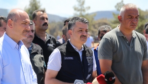 İçişleri Bakanı Süleyman Soylu, Milas'ta Yangın Koordinasyon Merkezi'nde konuştu