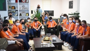 Kocaman, şampiyonları misafir etti