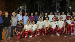 Madalya kazanan karateciler için tören düzenlendi