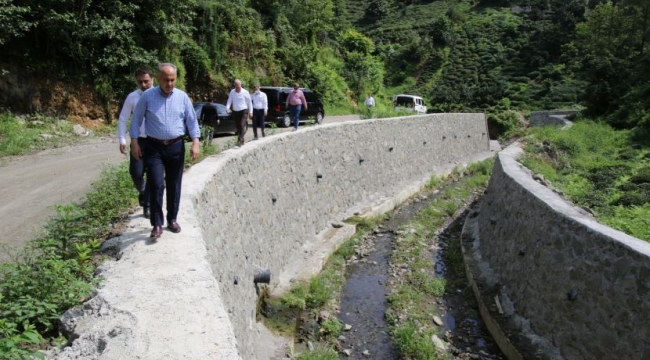 Rahmi Metin dere ıslah ve yol çalışmalarını yerinde inceleyerek bilgi aldı