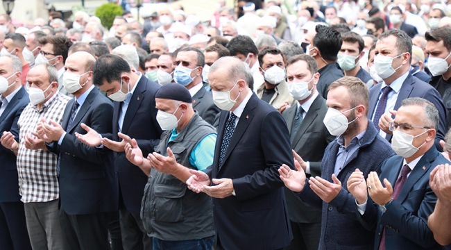 Cumhurbaşkanı Erdoğan, Güneysu'da cenaze törenine katıldı