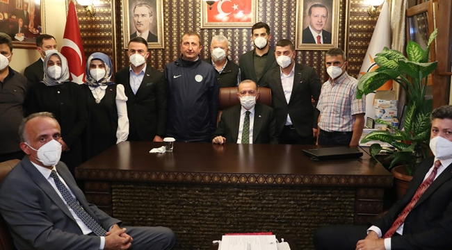 Cumhurbaşkanı Erdoğan memleketi Rize'nin Güneysu ilçesine gitti
