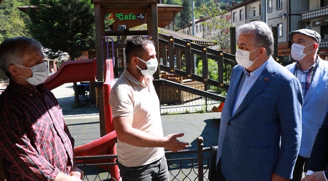 Hayati Yazıcı, Rize'de esnafın sorun ve taleplerini dinledi