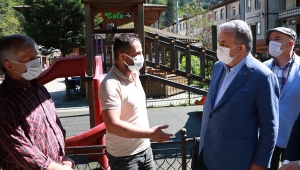 Hayati Yazıcı, Rize'de esnafın sorun ve taleplerini dinledi