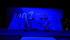 Millet Bahçesi’nde sahne çocuklar için kuruldu