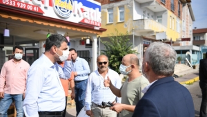 Mustafa Kocaman, Kartepe esnafıyla bir arada