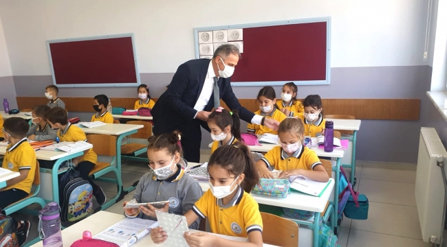 Okuma gününde okulları ziyaret ettiler