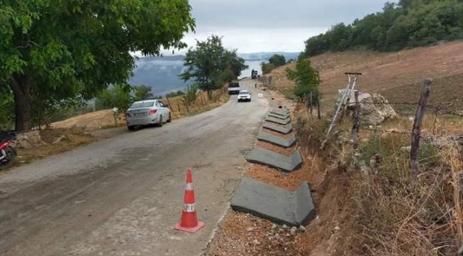 Sakarya Büyükşehir V Kanal imalatı ile yolları koruyor