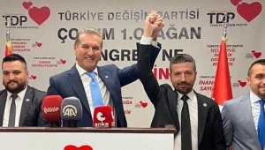 Türkiye Değişim Partisi Genel Başkanı Mustafa Sarıgül, 1.Olağan Çorum Kongresi'nde basın toplantısı düzenledi.
