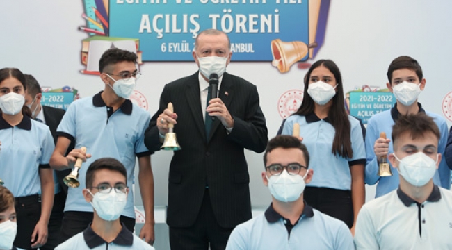 “Türkiye’yi, muasır medeniyetler seviyesinin üzerine, ancak kaliteli, özgün, en modern teknolojiyle donanmış bir eğitim sistemiyle taşıyabiliriz”