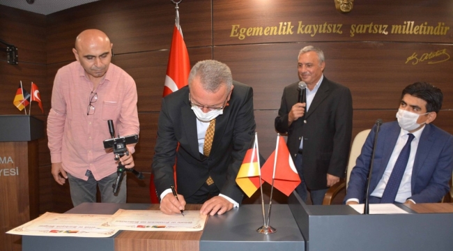 Atılan imzaların 1. yılı kutlandı