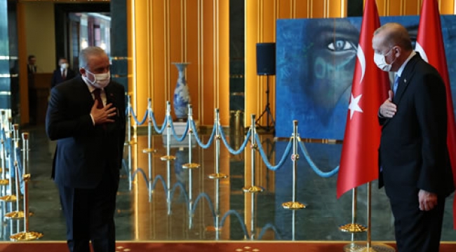 Cumhurbaşkanı Erdoğan, Cumhurbaşkanlığı Külliyesinde tebrikleri kabul etti