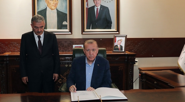 Cumhurbaşkanı Erdoğan, Eskişehir Valiliğini ziyaret etti