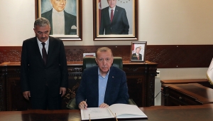 Cumhurbaşkanı Erdoğan, Eskişehir Valiliğini ziyaret etti