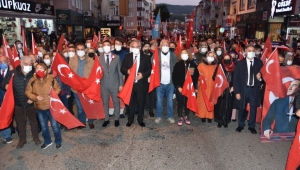 KDZ EREĞLİ'DE BİNLERCE VATANDAŞ CUMHURİYET İÇİN YÜRÜDÜ